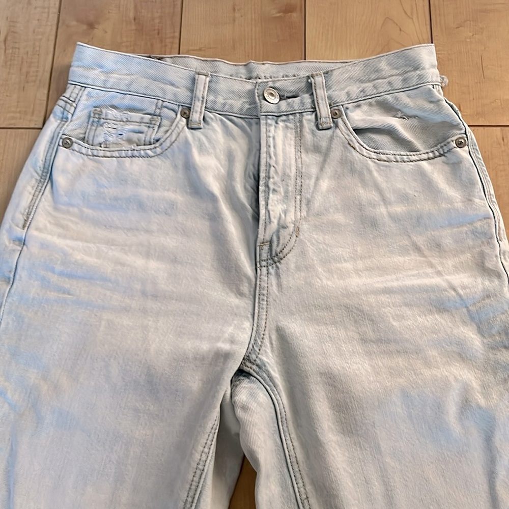 american eagle ripped mom jeans